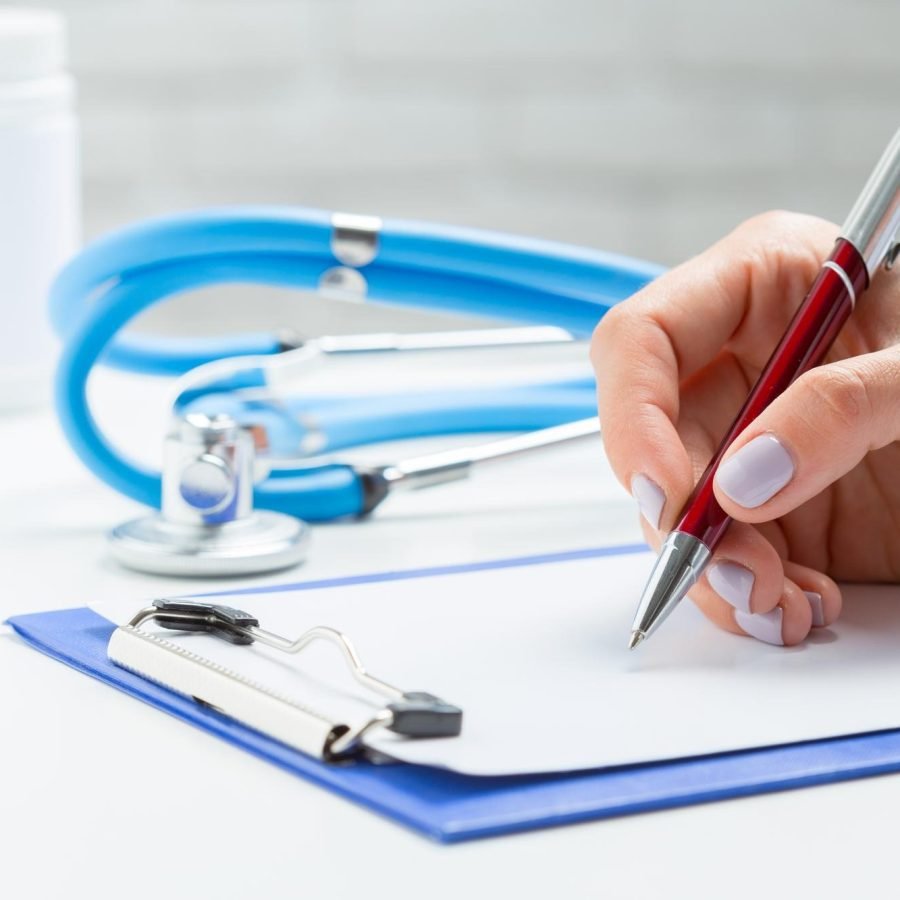 doctor-writes-prescription-pil doctor-writes-prescription-pil